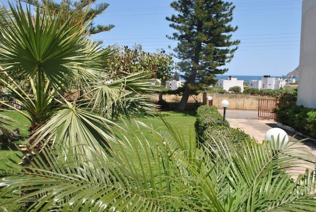 Antigoni Apartments 'Lavender Room' ميلاتوس المظهر الخارجي الصورة